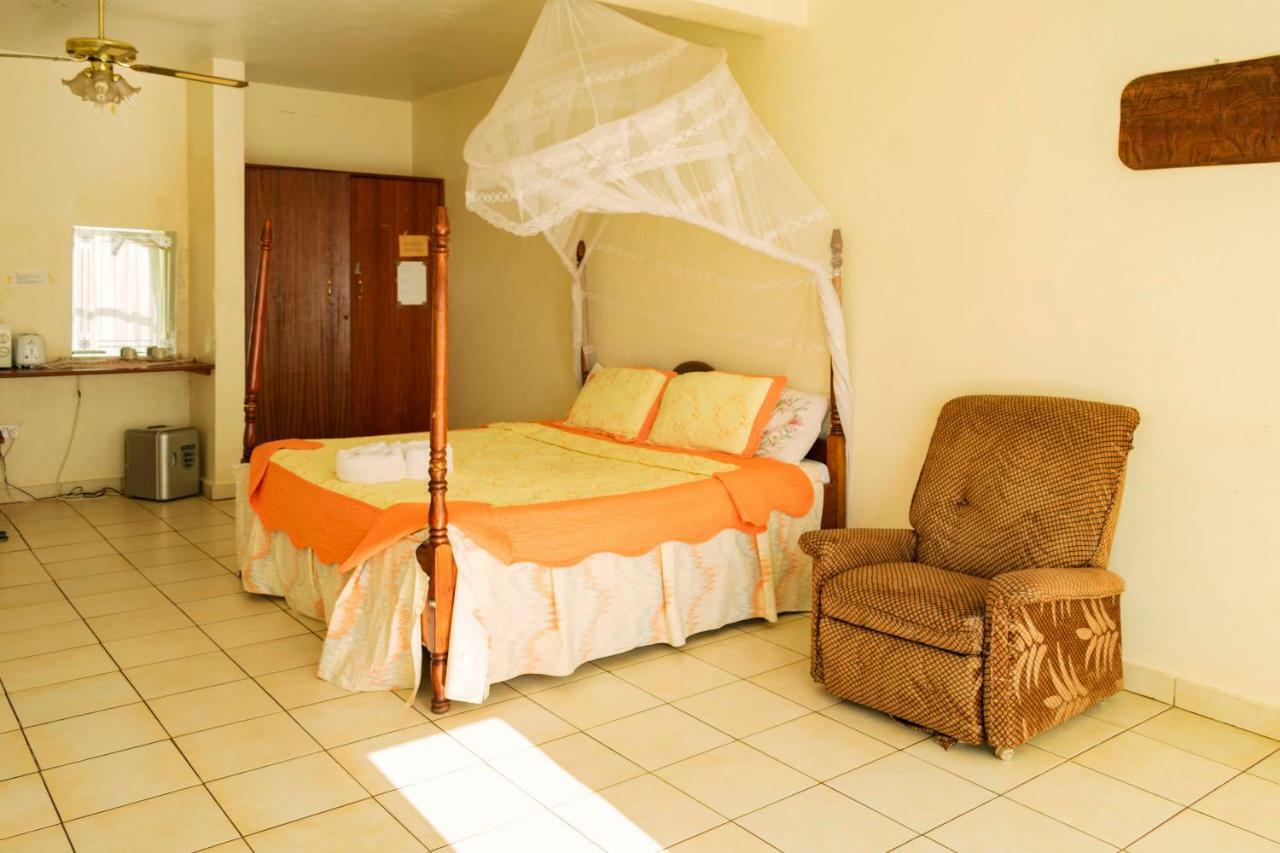 Sunrise Apartments Hotel Fort Portal Esterno foto