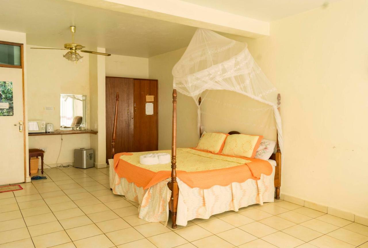 Sunrise Apartments Hotel Fort Portal Esterno foto